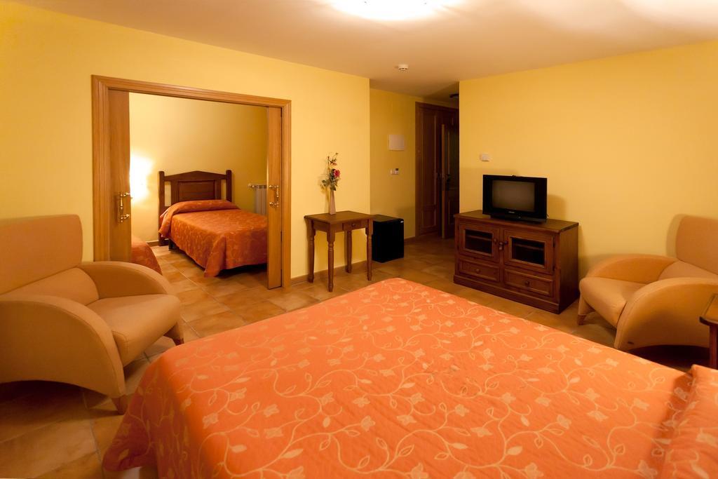 Complejo Turistico Bielsa Hotel Y Camping Oda fotoğraf