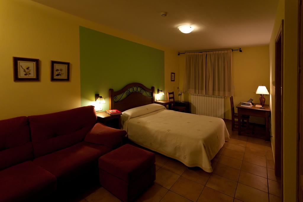 Complejo Turistico Bielsa Hotel Y Camping Oda fotoğraf