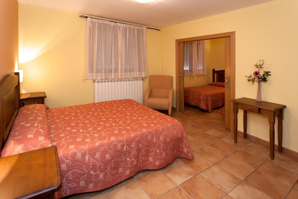 Complejo Turistico Bielsa Hotel Y Camping Oda fotoğraf